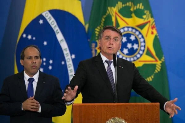 Bolsonaro ao STF: “Bota tua toga e fica aí, sem encher o saco”