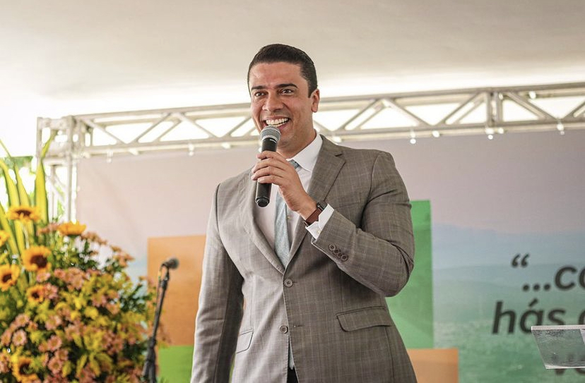 Prefeito de Caruaru anuncia concurso com mais de 500 vagas