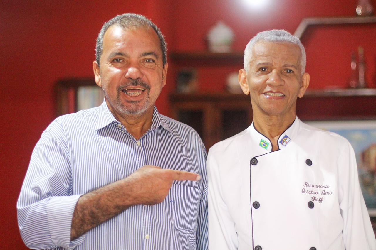 Hélio Guabiraba entrega Título de Cidadão do Recife ao Rei do Omelete
