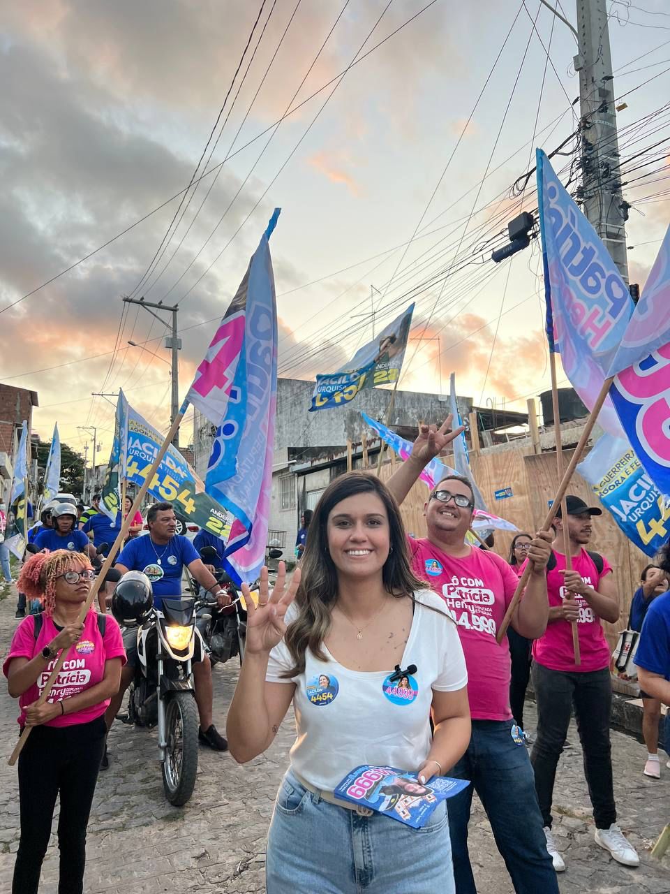 Na reta final das eleições, Patrícia Henry, participa de caminhada em Tabajara