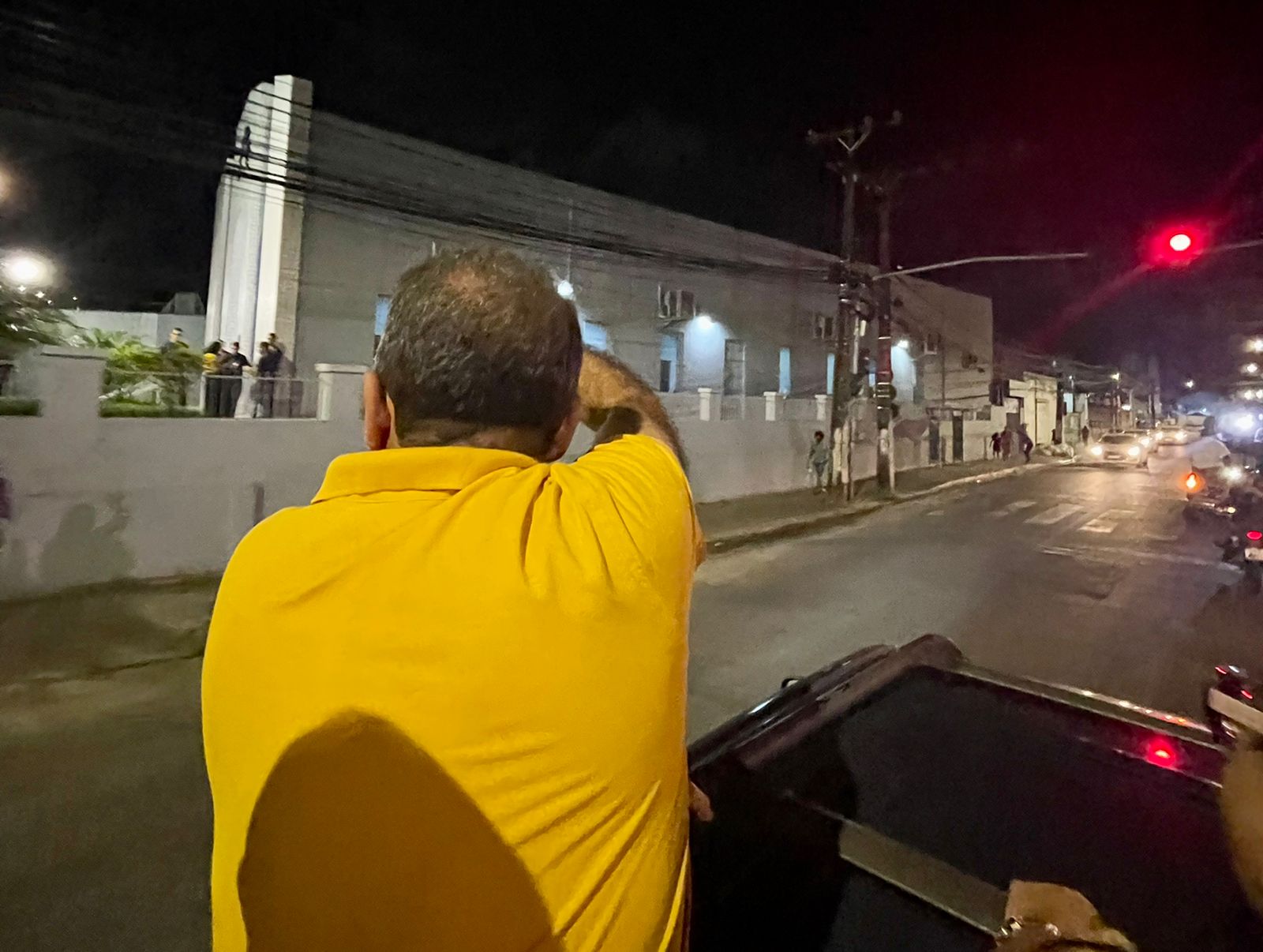 Hélio Guabiraba continua percorrendo as comunidades do Recife durante carreata