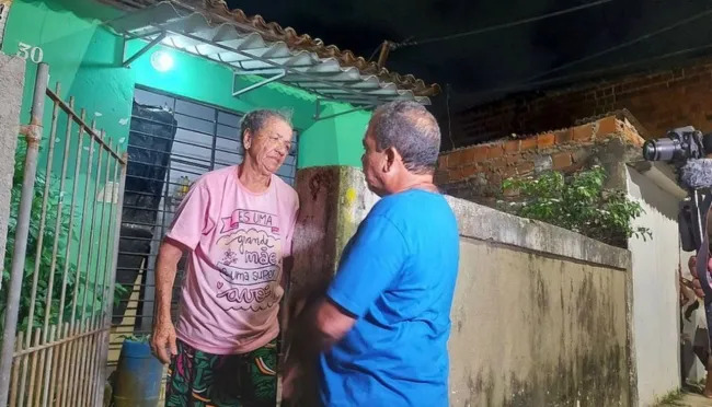 Na reta final de campanha, Hélio Guabiraba faz caminhada em Jaboatão dos Guararapes