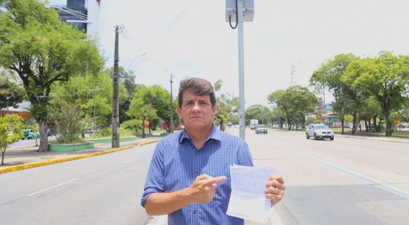 Alcides Cardoso apresenta proposta para dar transparência ao uso do dinheiro do pagamento de multas de trânsito no Recife
