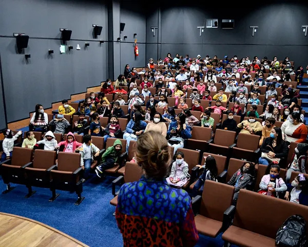 Sesc Garanhuns promove sessões de cinema para crianças de escolas municipais