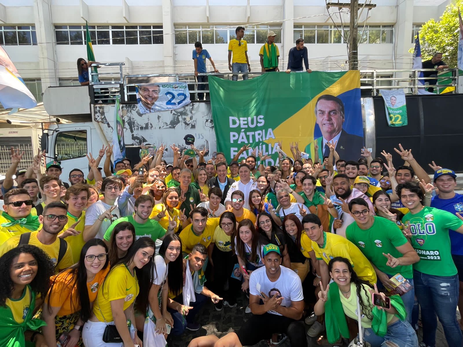 Estudantes Universitários de Recife se unem em ato pró-Bolsonaro e repudiam perseguição