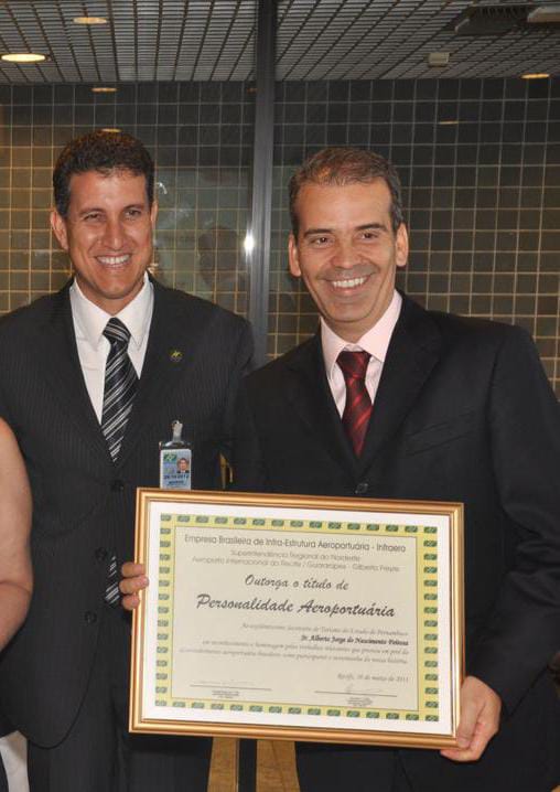 Deputado Coronel Alberto Feitosa parabeniza a equipe do Aeroporto pela premiação internacional