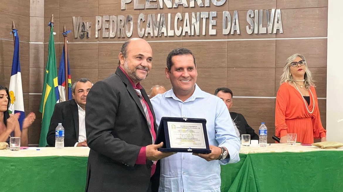 Deputado Fabrizio Ferraz recebe título de cidadão de Petrolândia