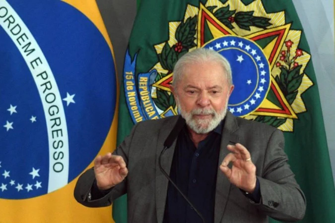 Após pneumonia, Lula volta a despachar do Planalto a partir desta quarta-feira