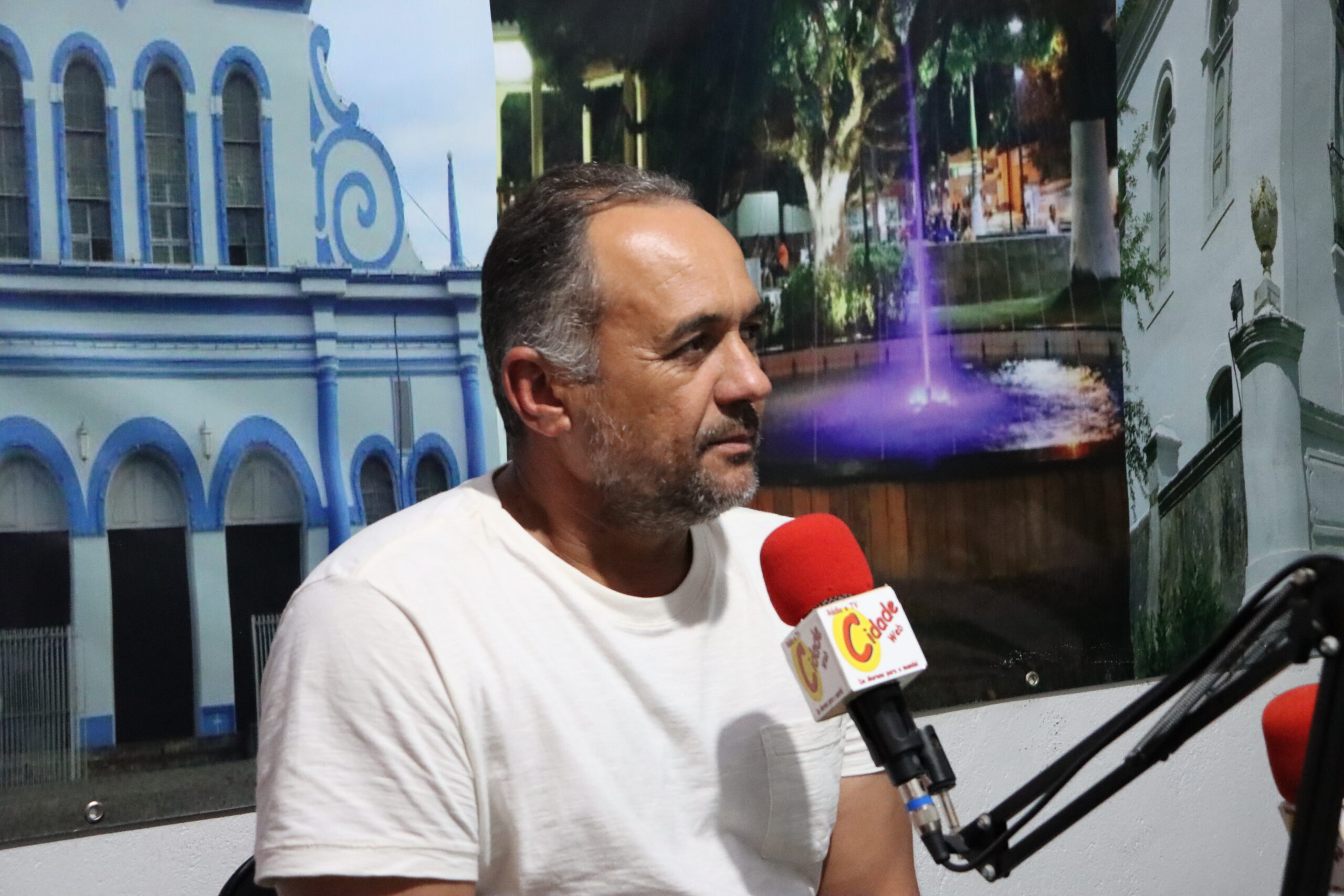 Deputado Nino de Enoque, participa de entrevista da Rádio Cidade em Moreno