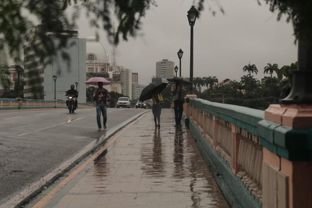 Cidades da Região Metropolitana do Recife registram chuvas moderadas nas últimas horas