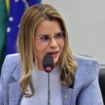 Clarissa Tércio tem projeto aprovado na Câmara para garantir tratamento a autistas em até 60 dias