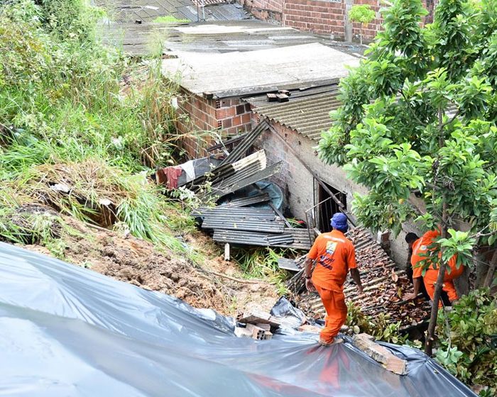 Camaragibe e Recife recebem simulado de deslizamento e evacuação em áreas de risco